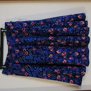 NWT Lularoe Madison Midi Skirt w/Pockets! Marked small, but runs large.